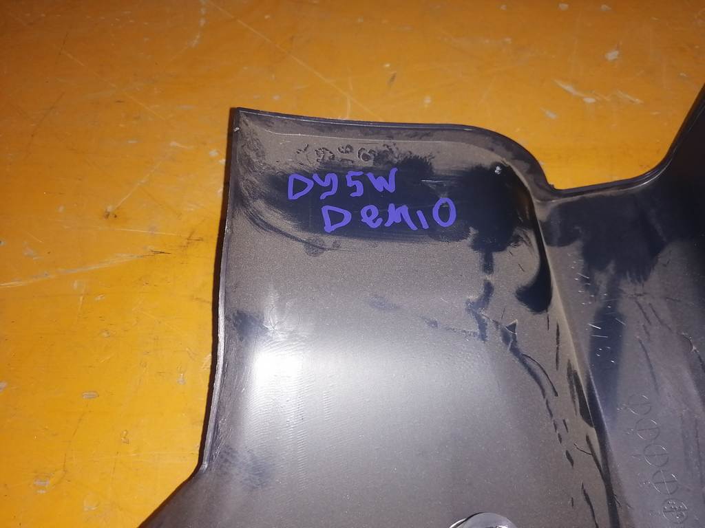 DEMIO DY5W КОЖУХ РУЛЕВОЙ КОЛОНКИ Mazda Demio 1