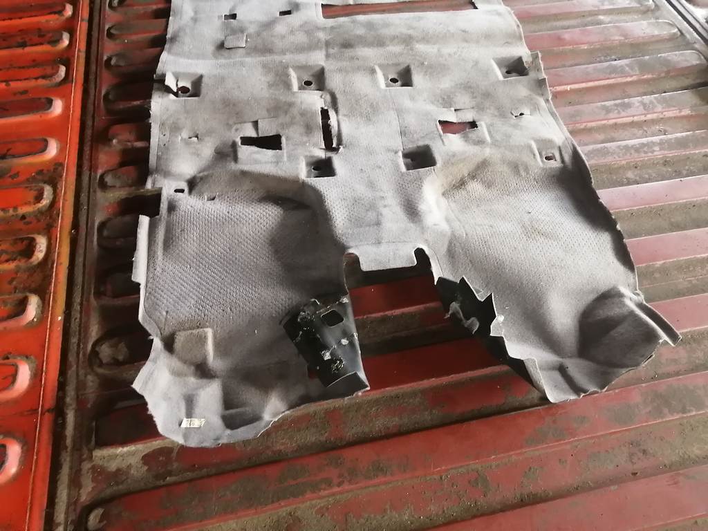 Салон Mazda MPV 2