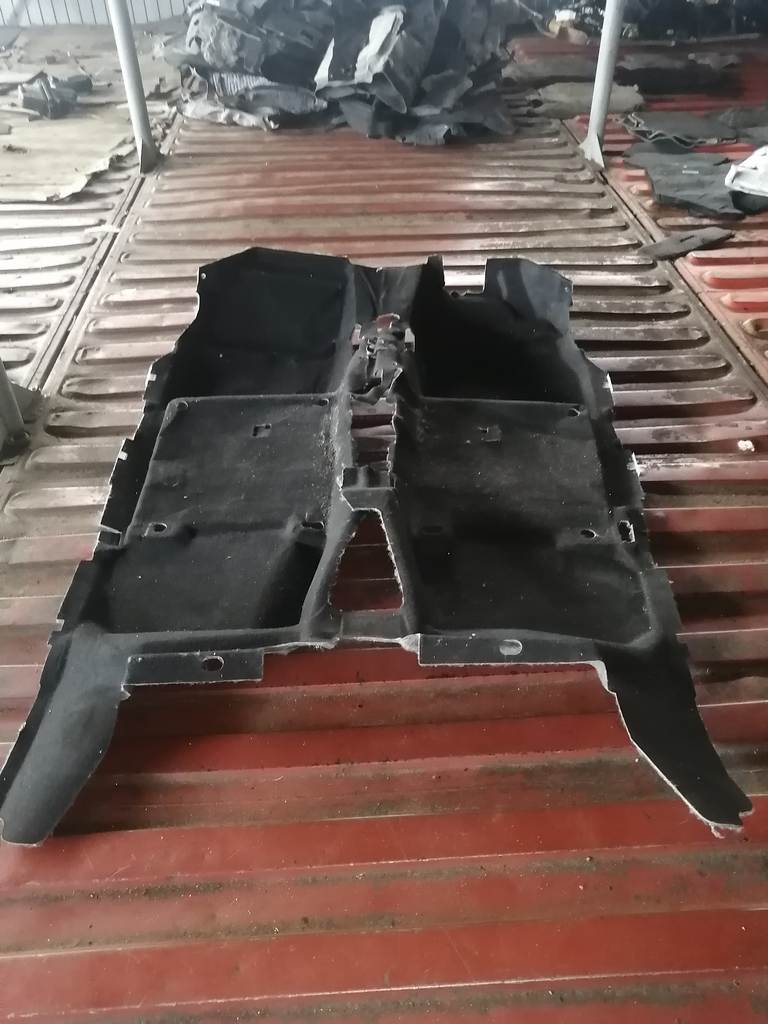 ковер салона Nissan Leaf 0