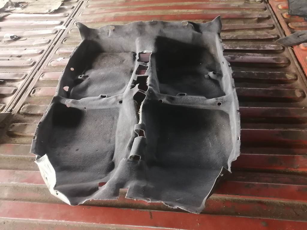 ковер салона Nissan Primera 0