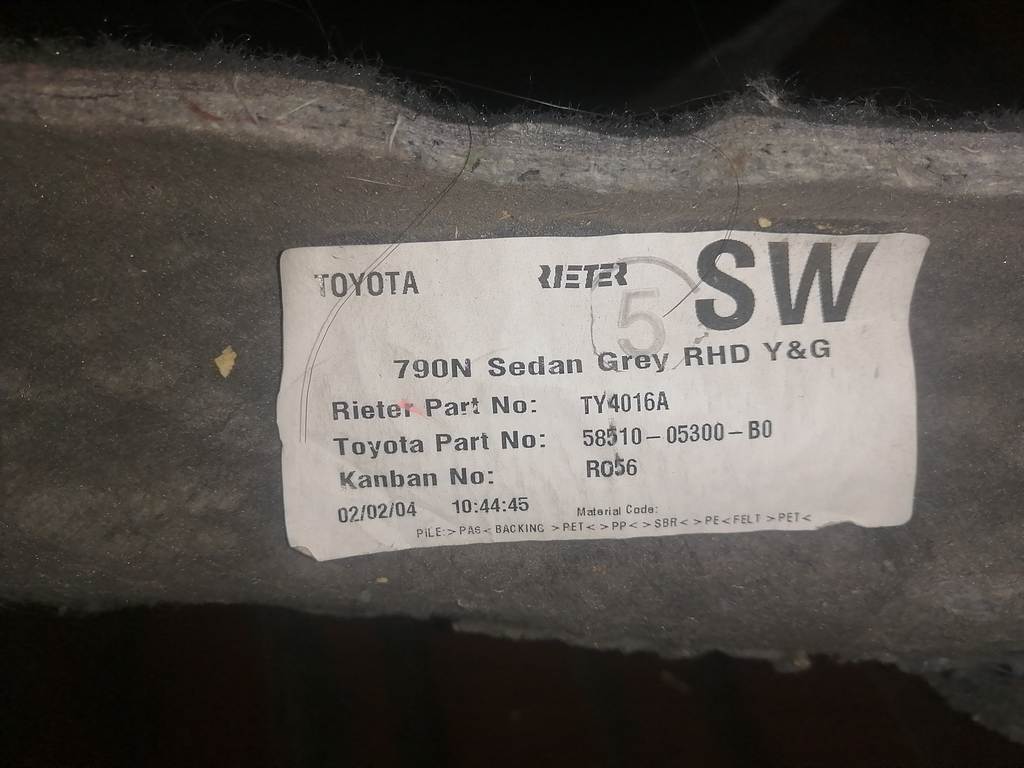 Салон Toyota Avensis 2