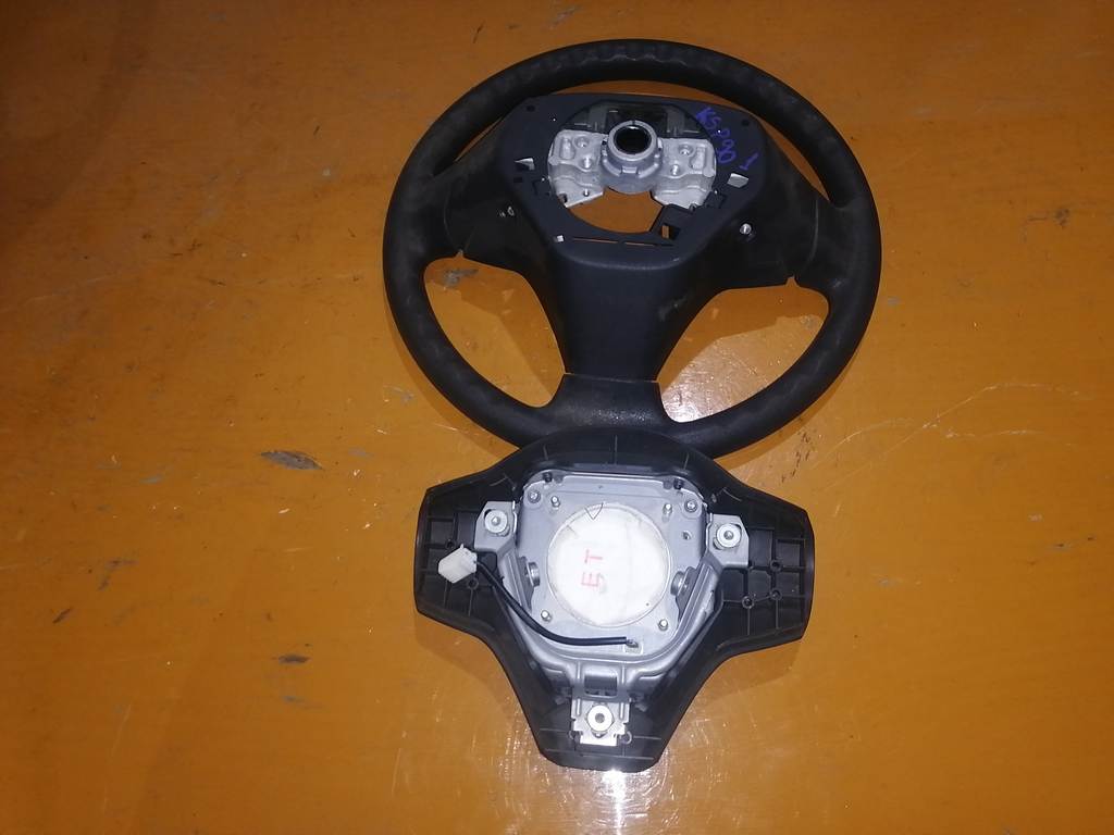 Салон Toyota Vitz 2
