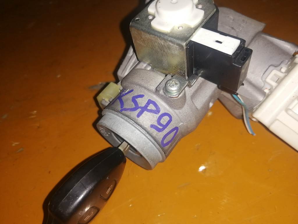 VITZ KSP90 ЗАМОК ЗАЖИГАНИЯ Toyota Vitz 1