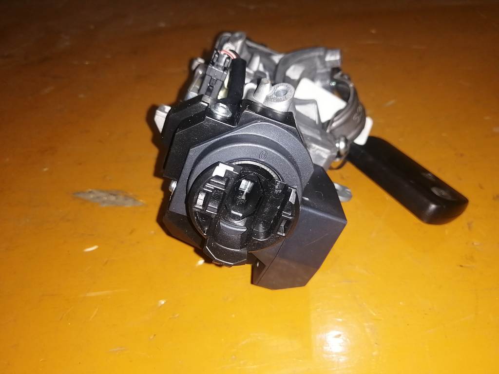 FIT SHUTTLE GP2 ЗАМОК ЗАЖИГАНИЯ Honda Fit Shuttle 1