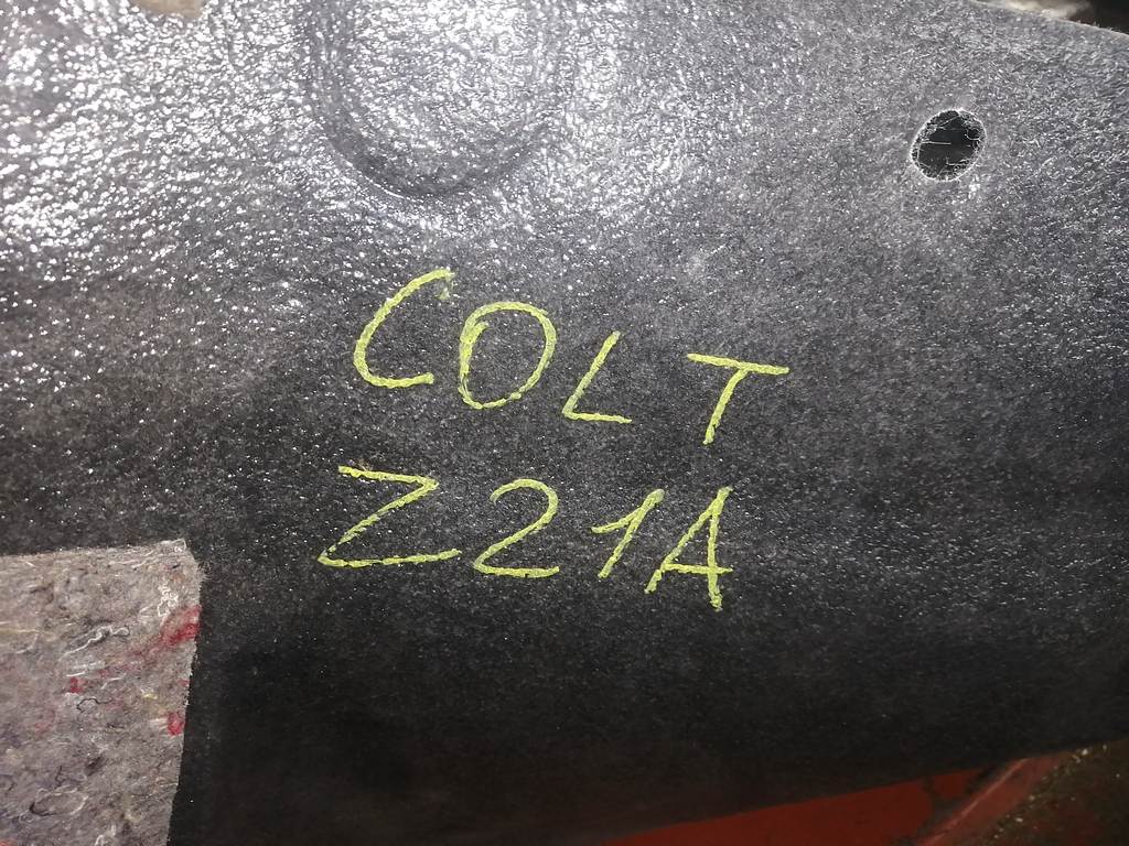 COLT Z21A КОВЕР ПОЛА Mitsubishi Colt 1