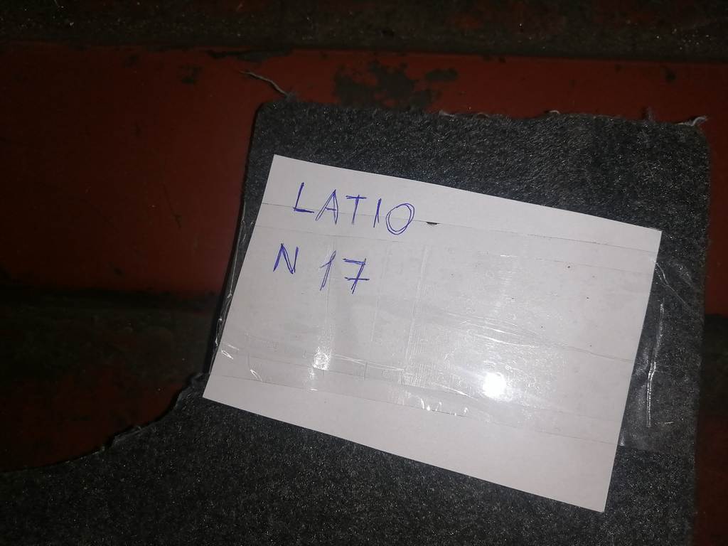 LATIO N17 КОВЕР ПОЛА Nissan Latio 1