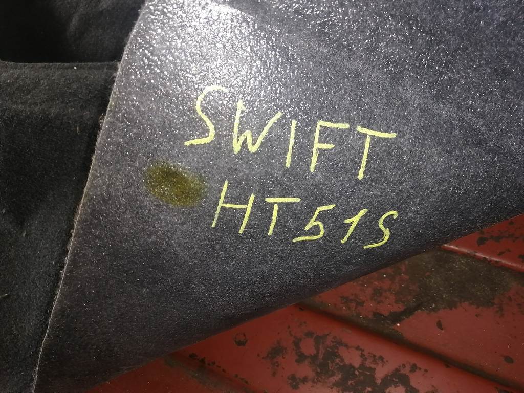 SWIFT HT51S КОВЕР ПОЛА Suzuki Swift 1