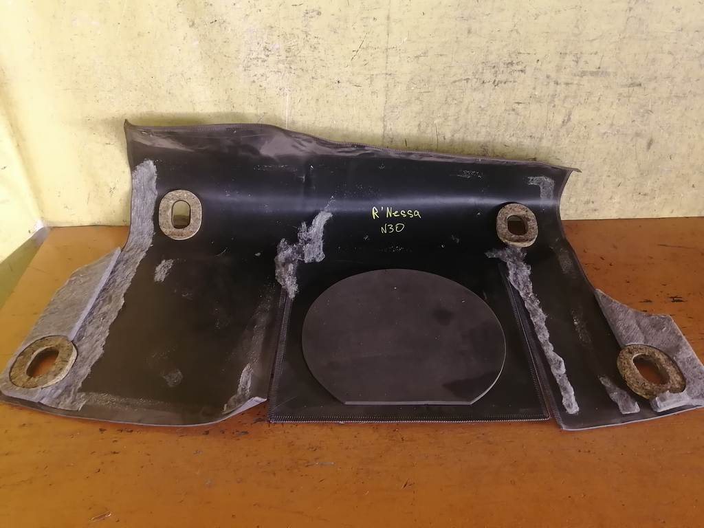 коврик багажника Nissan R'nessa 0