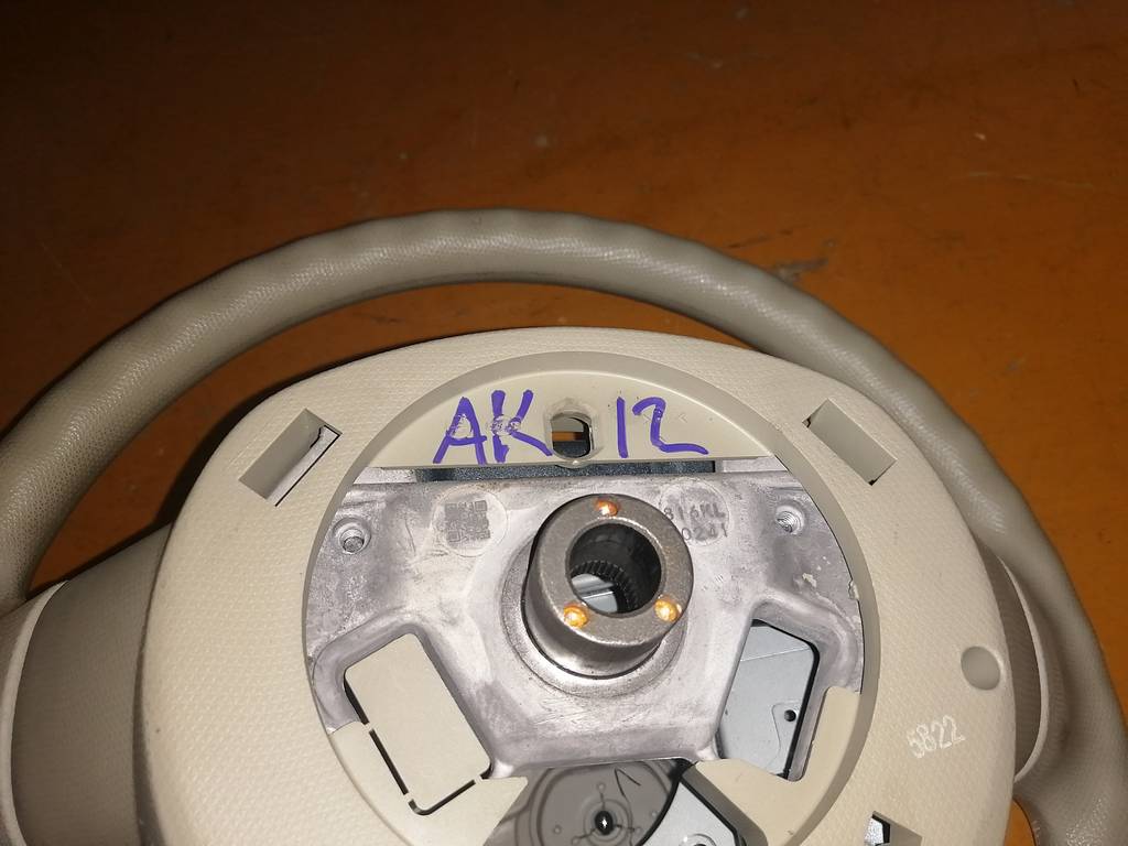 MARCH AK12 РУЛЬ+SRS НАКЛАДКА ДЕФЕКТ Nissan March 1