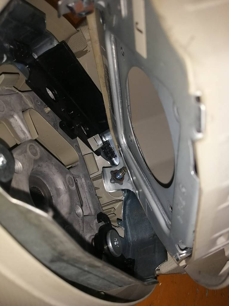 Салон Nissan March 2