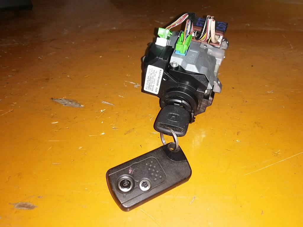 FIT GD3 ЗАМОК ЗАЖИГАНИЯ Honda Fit 1