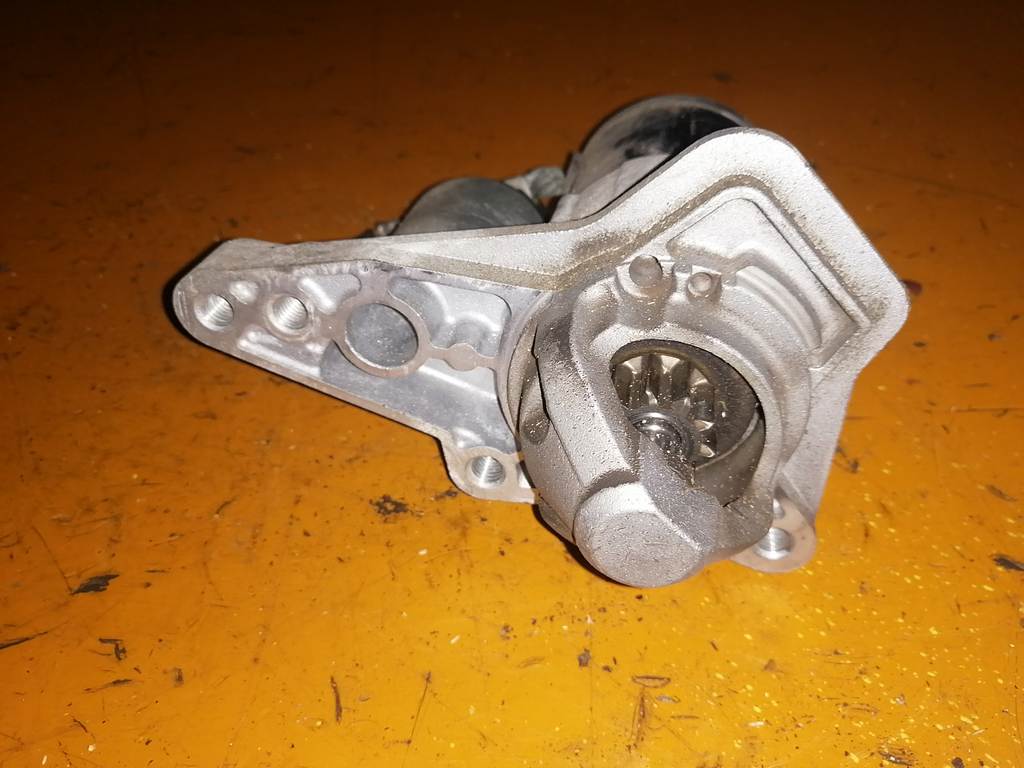 HR15DE СТАРТЕР 23300 BC20B Nissan Cube 1