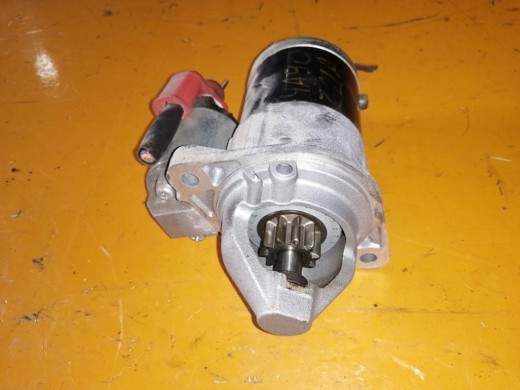 4A90 СТАРТЕР M000T31671 Mitsubishi Colt 1