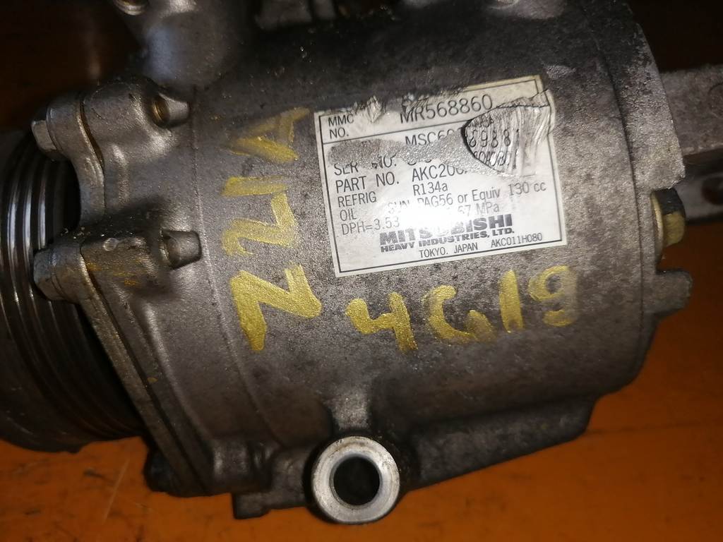 4G19 КОМПРЕССОР КОНДИЦИОНЕРА MR568860 Mitsubishi Colt 1