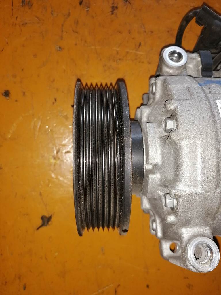 BMV КОМПРЕССОР КОНДИЦИОНЕРА 7L6 820 803G Volkswagen Touareg 1