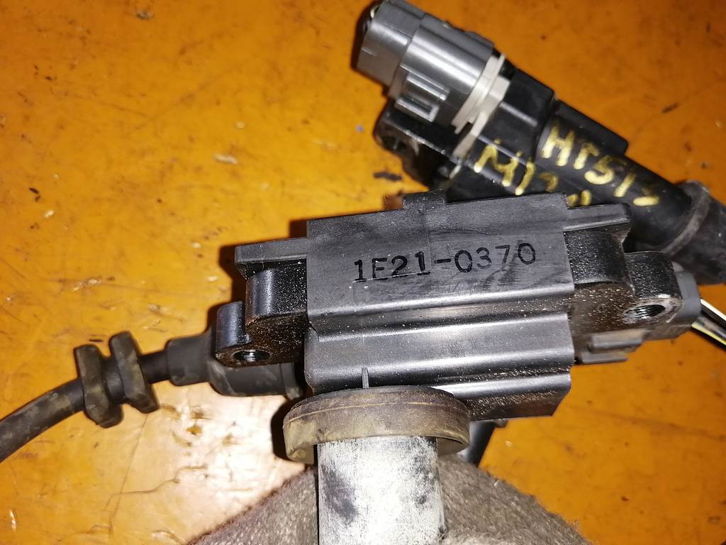 M13A КАТУШКА ЗАЖИГАНИЯ 1E21-0370 Suzuki Swift 1