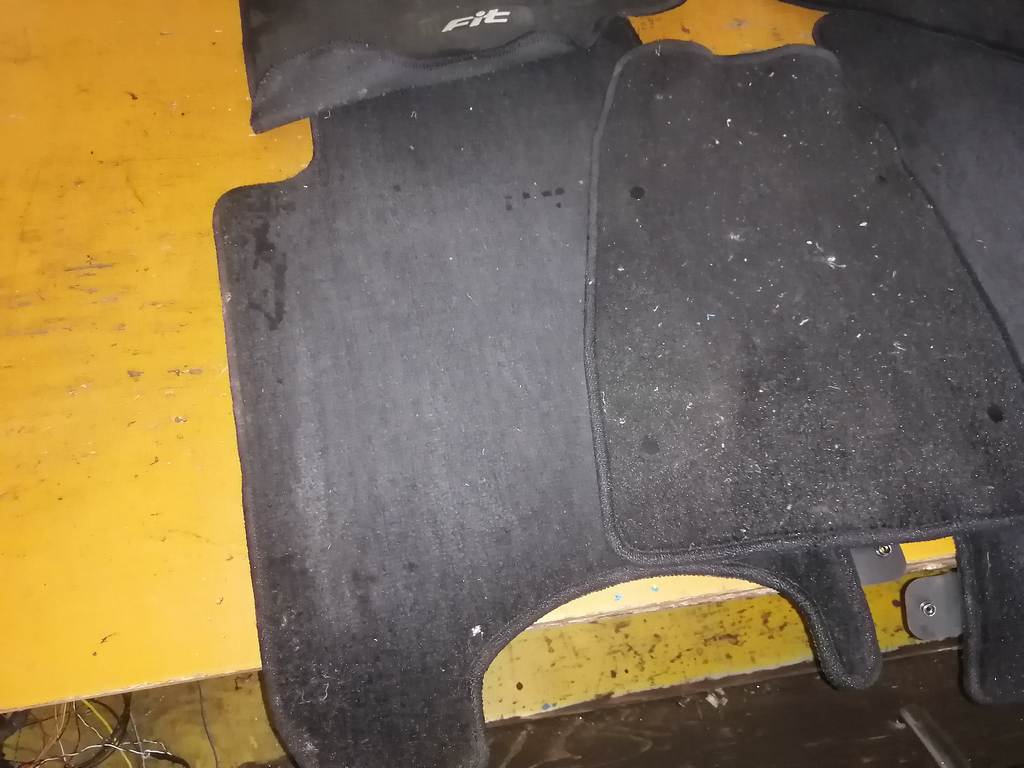 FIT GD1 КОВРИКИ 2 Honda Fit 1