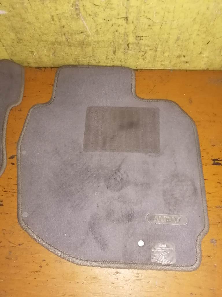 Салон Mazda MPV 2