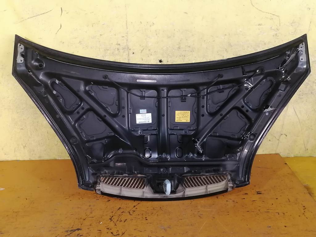 капот Mitsubishi Colt 3