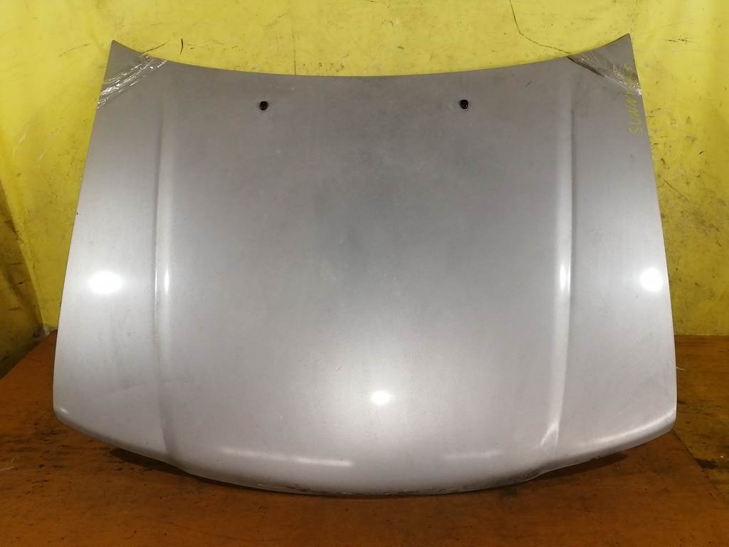 капот Nissan Sunny 0