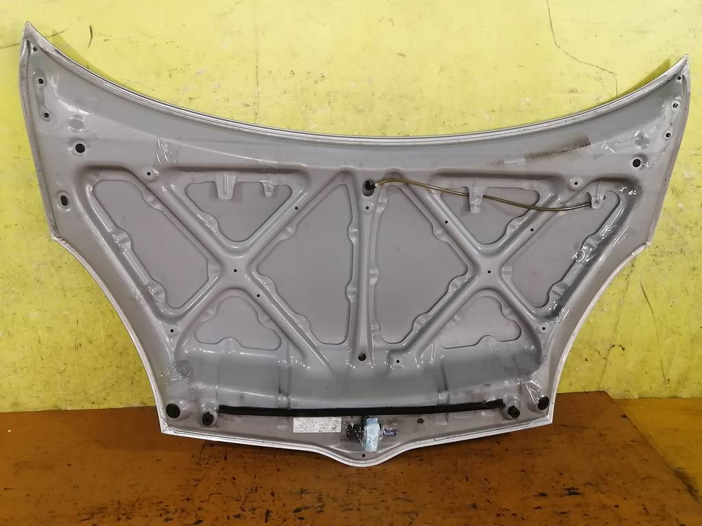 капот Toyota Funcargo 3