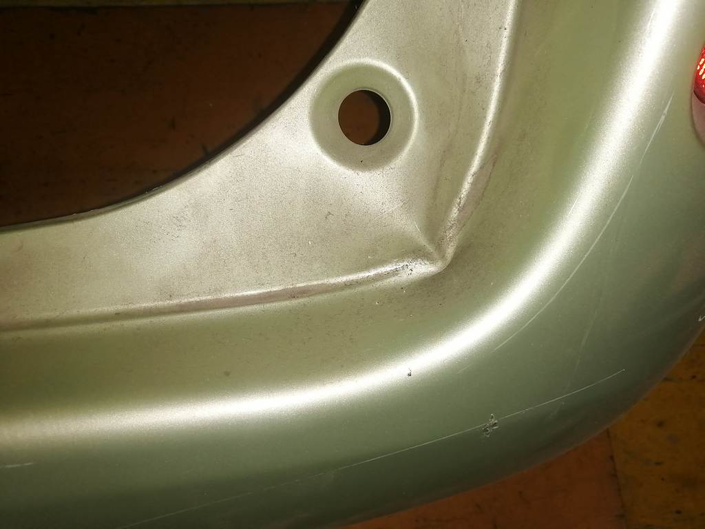 бампер Toyota Sienta 3