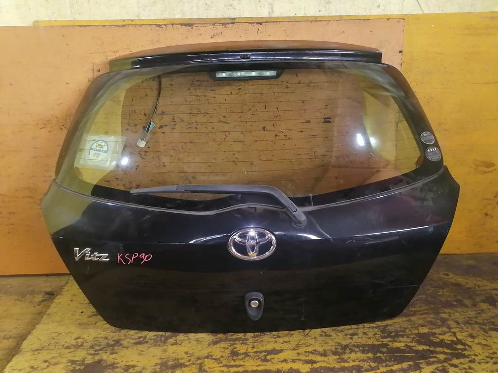 дверь 5-я Toyota Vitz 0