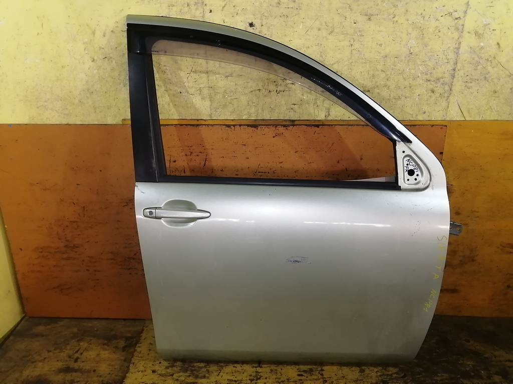 дверь Toyota Sienta 0