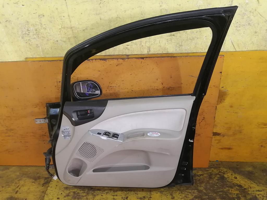 дверь Mitsubishi Colt 3