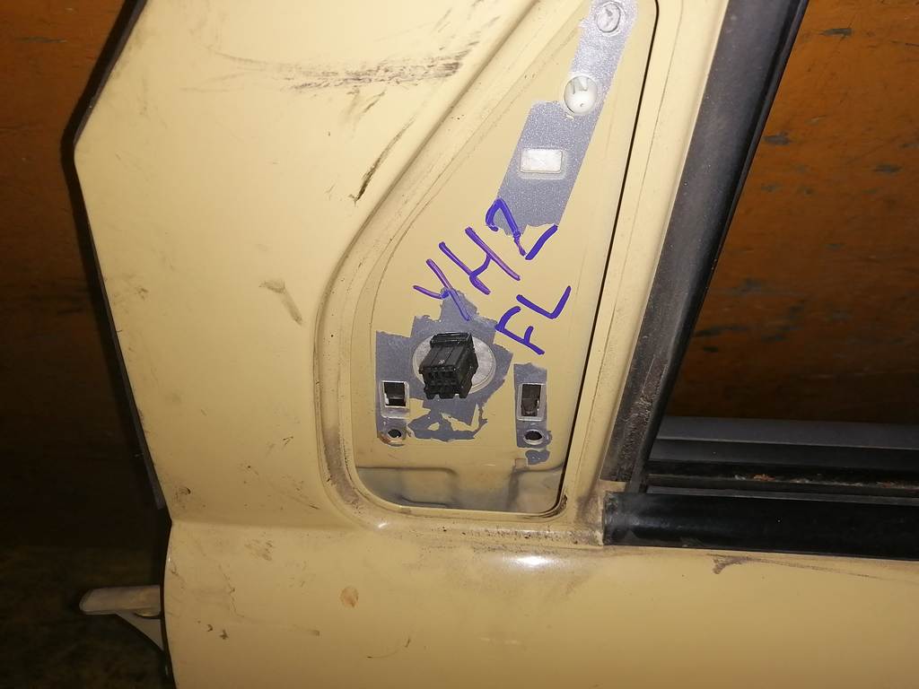 ELEMENT YH2 ДВЕРЬ ПЕРЕДНЯЯ ЛЕВАЯ Honda Element 1
