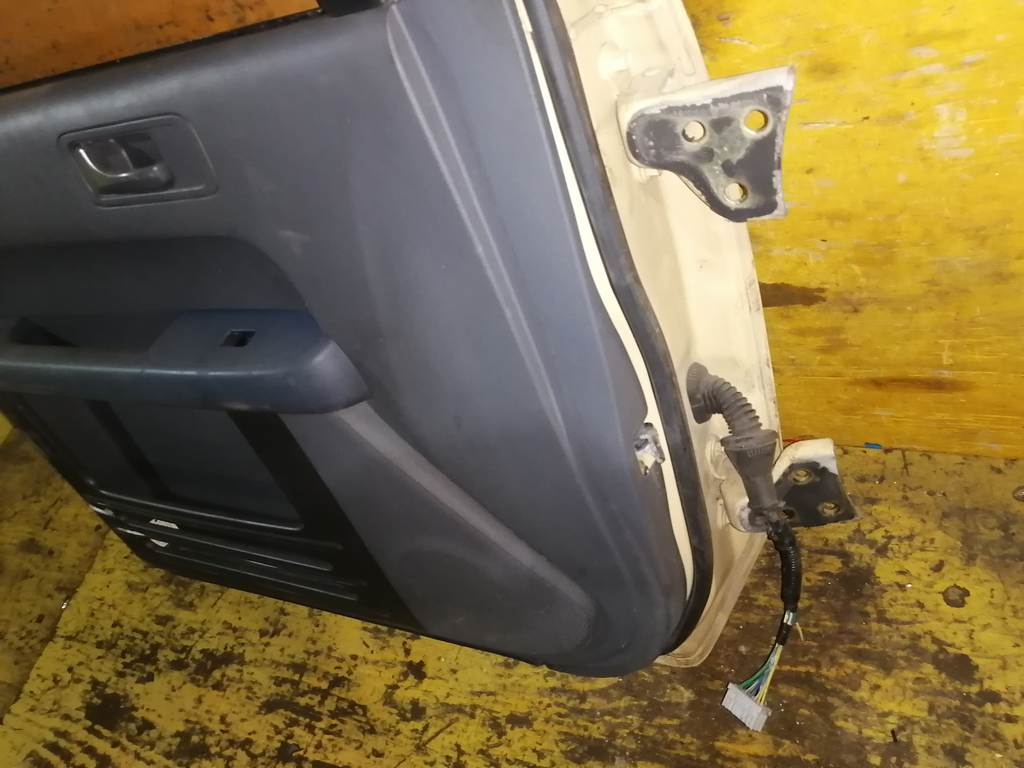 ELEMENT YH2 ДВЕРЬ ПЕРЕДНЯЯ ЛЕВАЯ Honda Element 4
