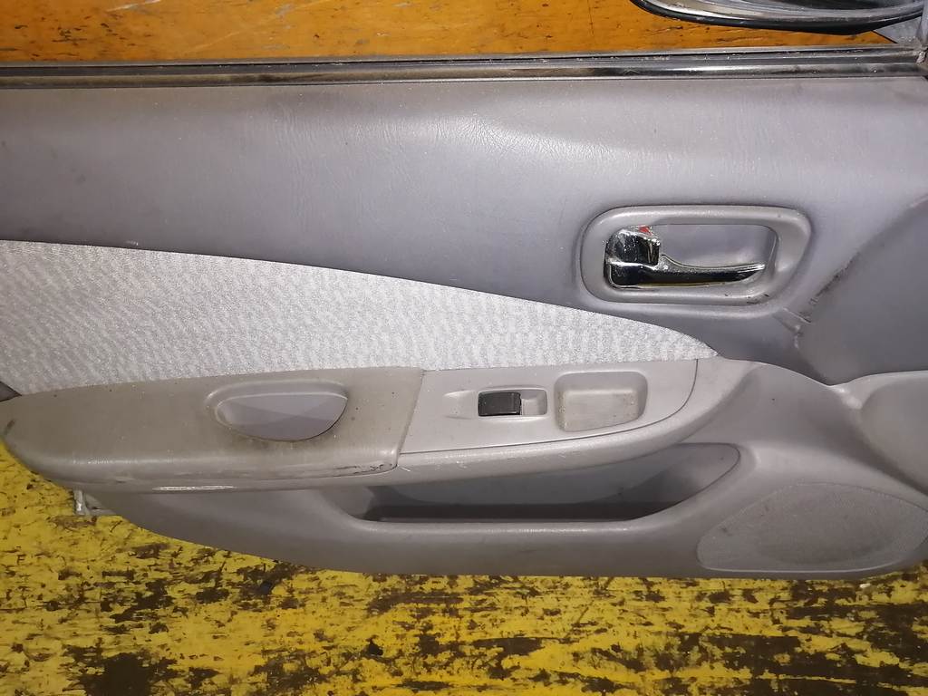 дверь Nissan Sunny 3