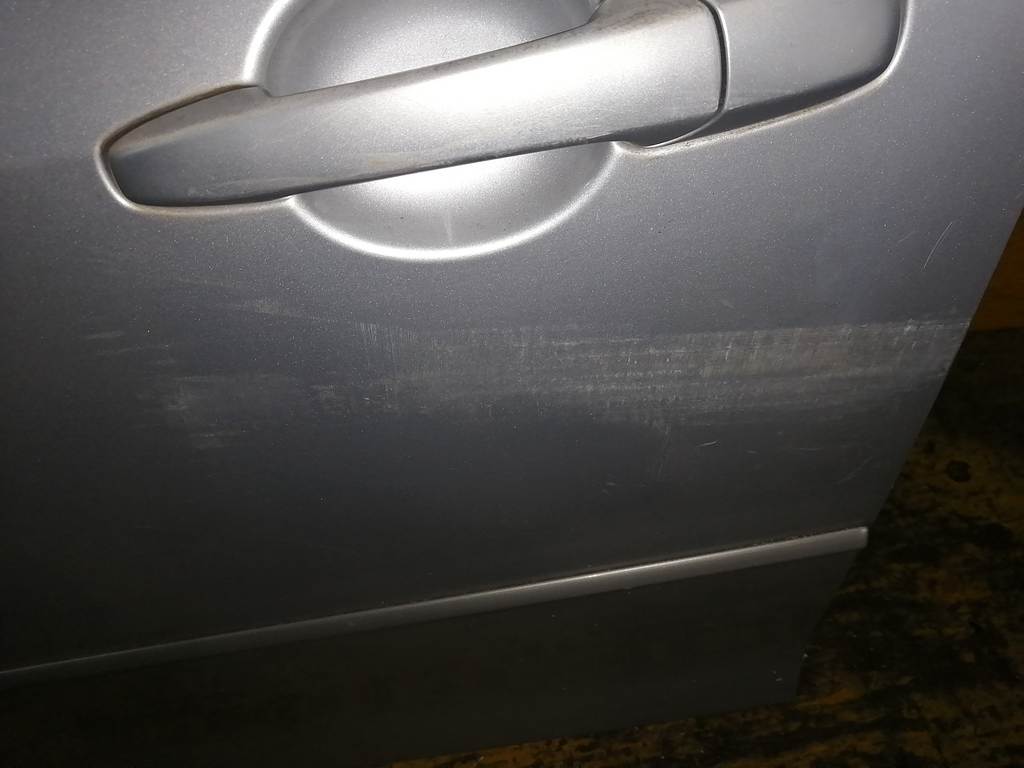 дверь Mazda Demio 3