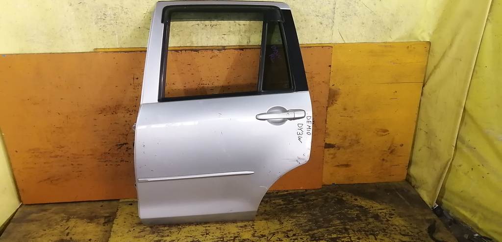 дверь Mazda Demio 0
