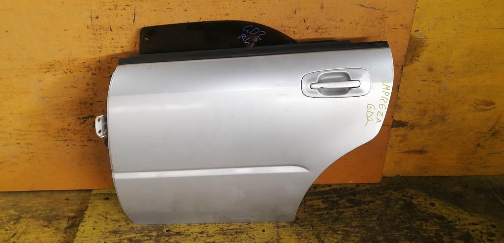 дверь Subaru Impreza 0