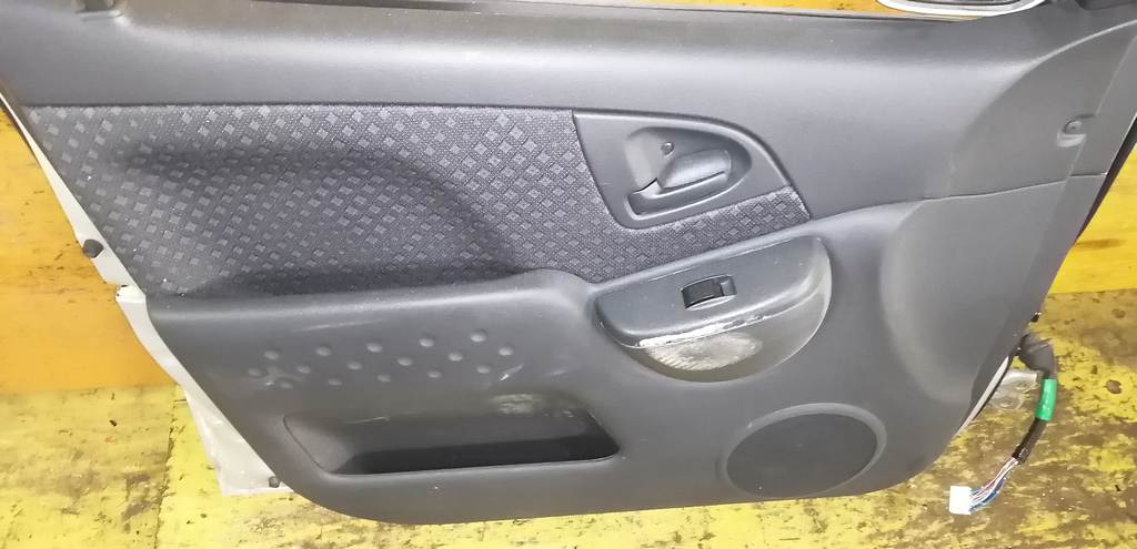 дверь Toyota Funcargo 3