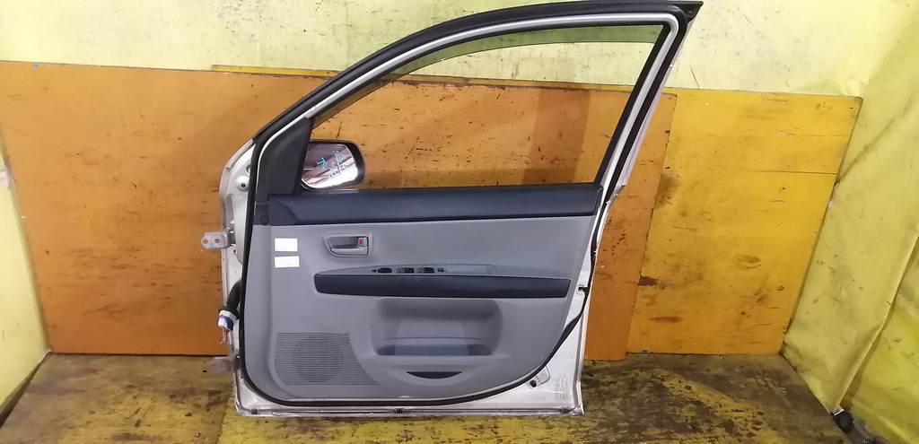 дверь Mazda Demio 3