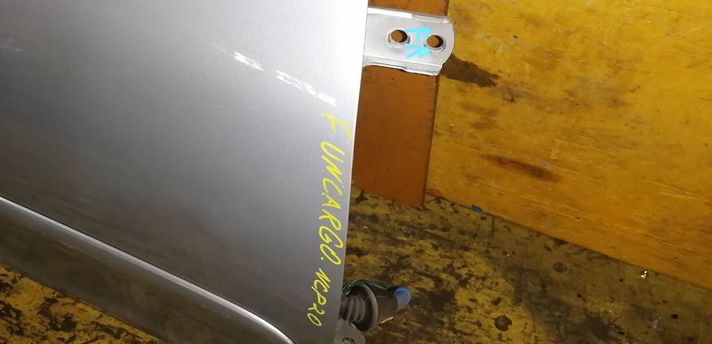 FUNCARGO NCP20 ДВЕРЬ ПЕРЕДНЯЯ ПРАВАЯ Toyota Funcargo 1