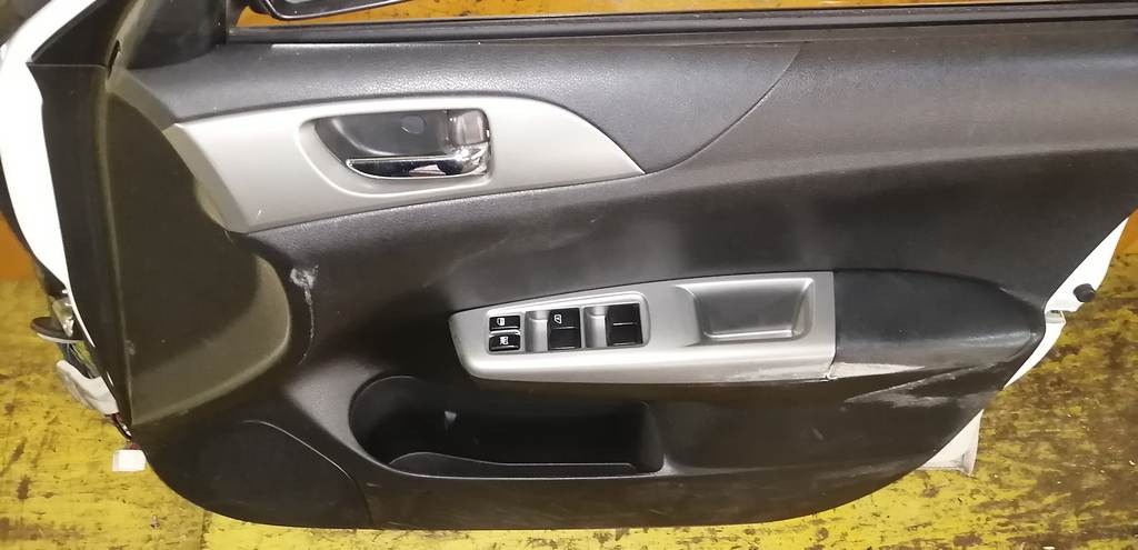 дверь Subaru Impreza 6