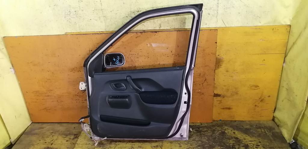 дверь Suzuki Swift 3