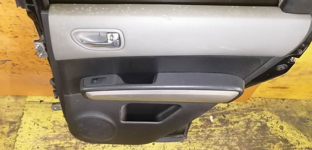 X-TRAIL NT31 ДВЕРЬ ЗАДНЯЯ ПРАВАЯ Nissan X-Trail 4