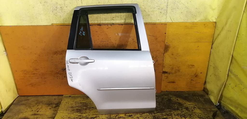 дверь Mazda Demio 0