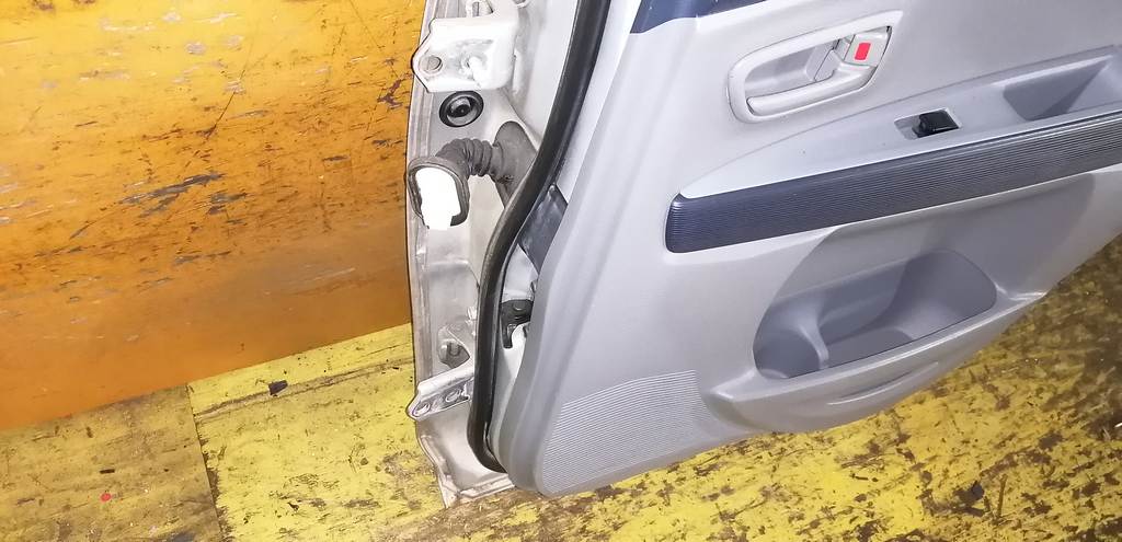 DEMIO DY3W ДВЕРЬ ЗАДНЯЯ ПРАВАЯ Mazda Demio 4