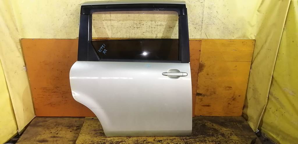 дверь Toyota Sienta 0