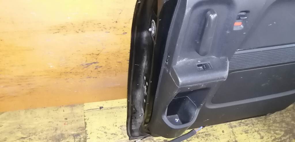дверь Honda Freed Spike 6