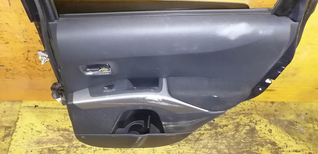 дверь Mitsubishi Outlander 3