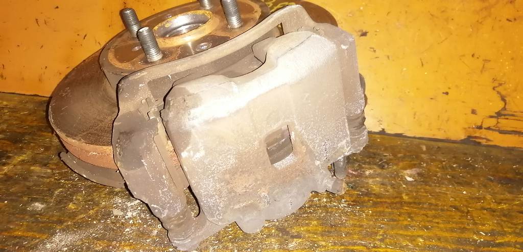 FREED SPIKE GB3 СТУПИЦА ПЕРЕДНЯЯ ПРАВАЯ ABS Honda Freed Spike 1
