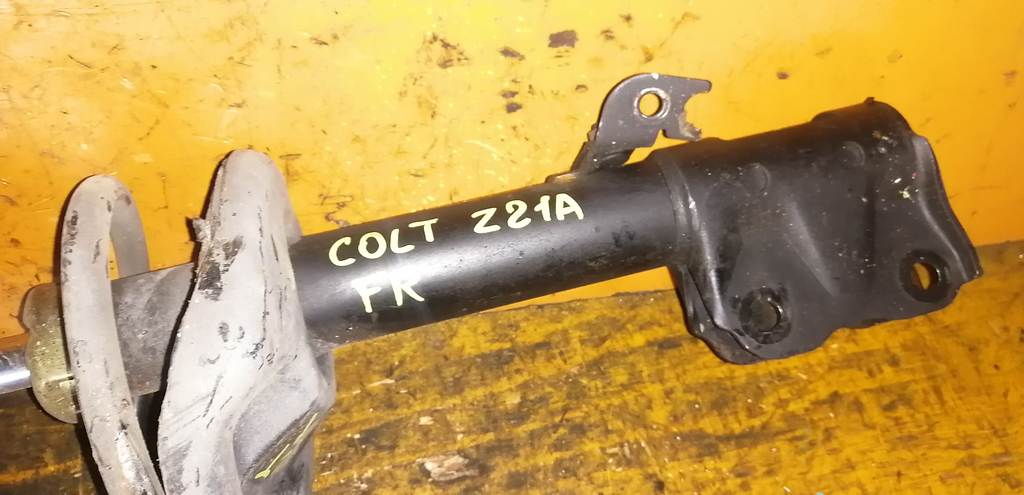 COLT Z21A СТОЙКА ПЕРЕДНЯЯ ПРАВАЯ Mitsubishi Colt 1