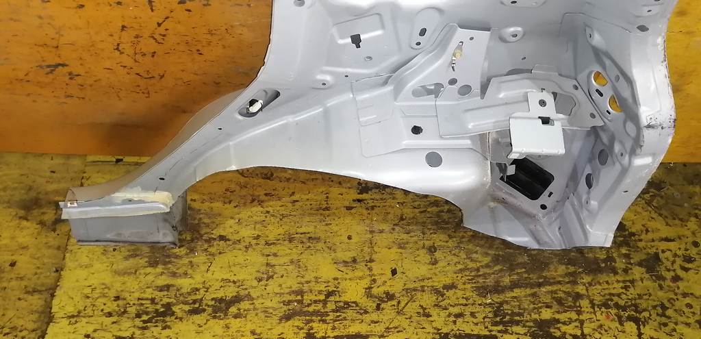 крыло Mazda Demio 3