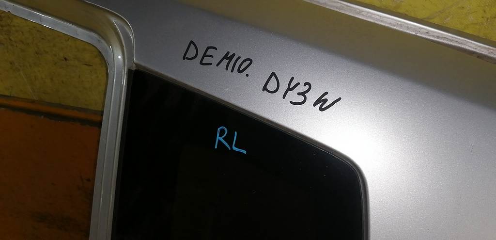 DEMIO DY3W КРЫЛО ЗАДНЕЕ ЛЕВОЕ, дефект Mazda Demio 1
